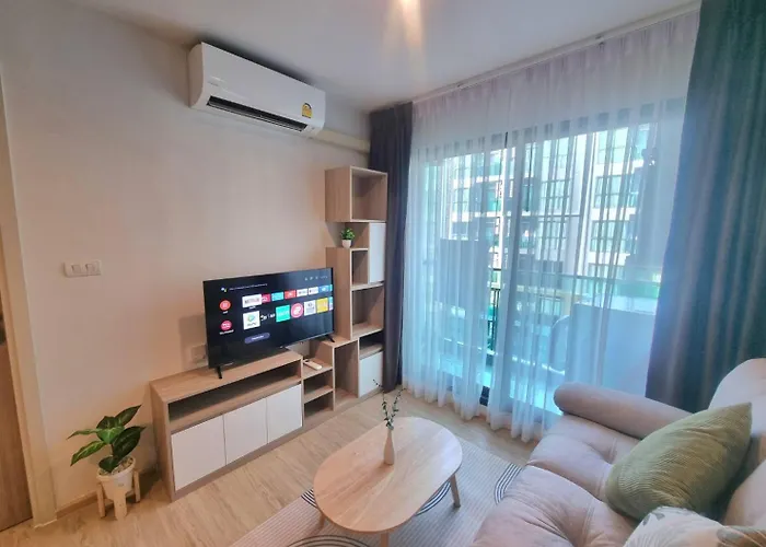Apartment 1 ห้องนอน ใกล้บีทีเอสอ่อนนุช สายสีเขียว ที่นอนking Size วิวสระว่ายน้ำ Bangkok
